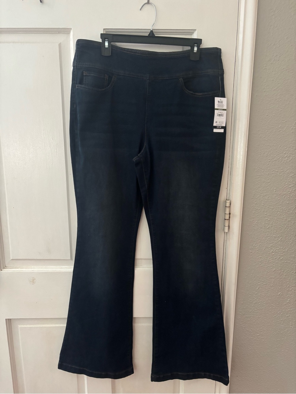 SOFIA Jeans by Sofia Vergara Women's High-Rise Flare Dark Blue Denim 5-Pocket 16